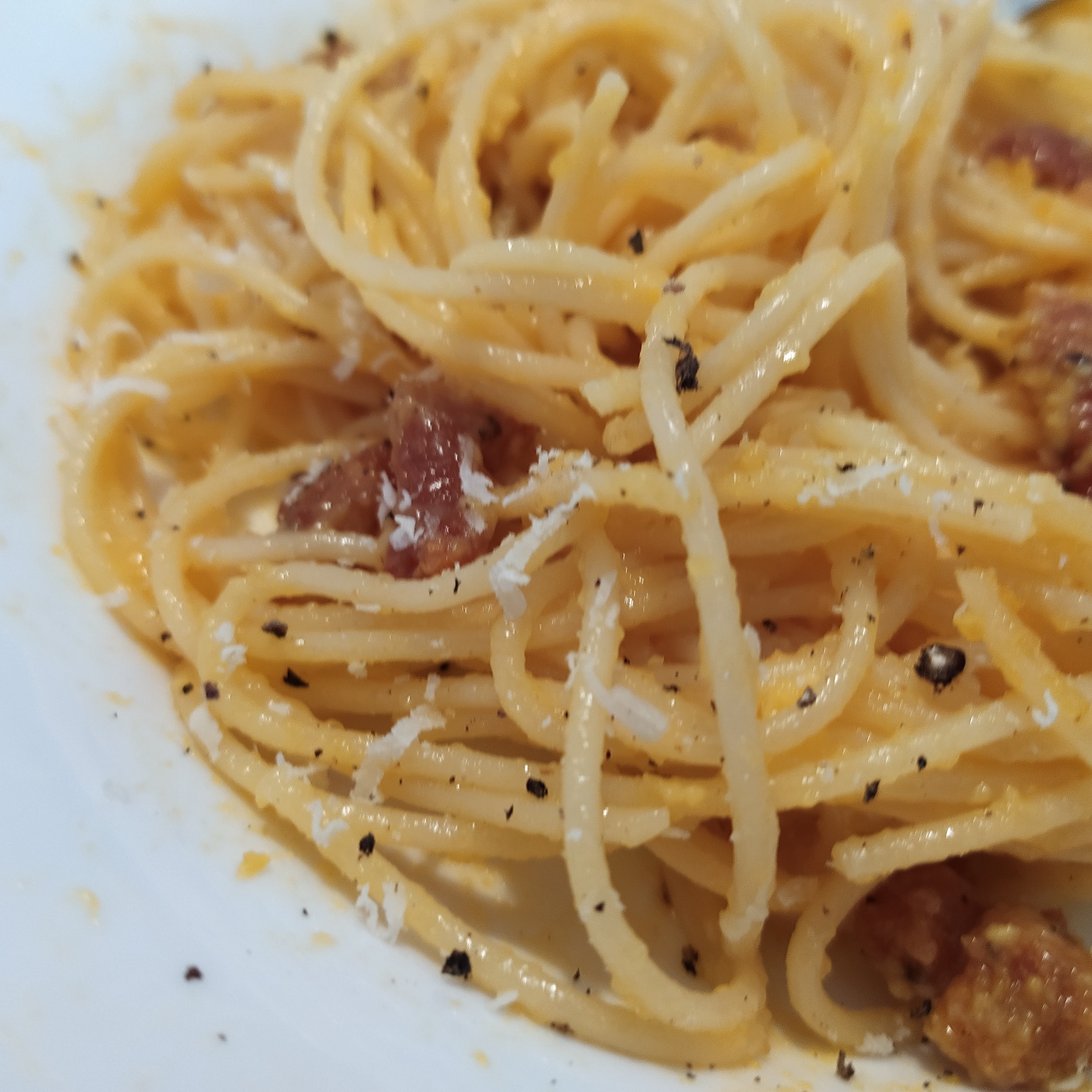 The last time I tried making "carbonara" was one year ago. It's not something I should try on an average Tuesday, maybe next weekend. #carbonaraday Guanciale and Pecorino are not easy to find around here, btw.